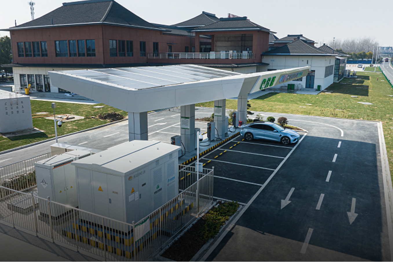 Small to Medium-Sized Station – Solar + Storage + EV Charging
